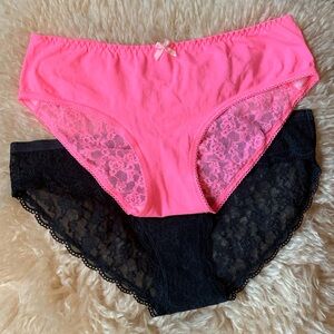 NWT VICTORIA SECRET BLACK LACE PANTY & NWOT PINK VS LACE/BOWS PANTY Sz M